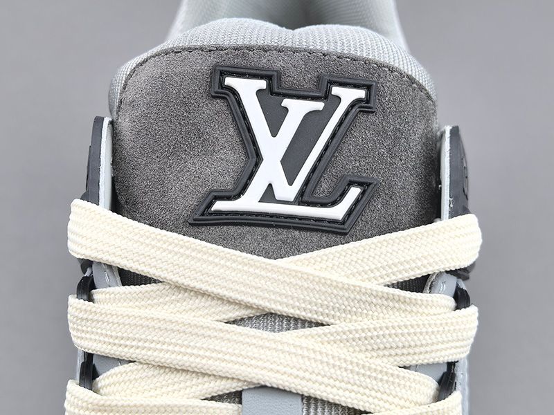 LV Trainer Sneaker 141