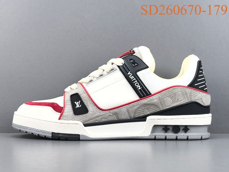 LV Trainer Sneaker 140