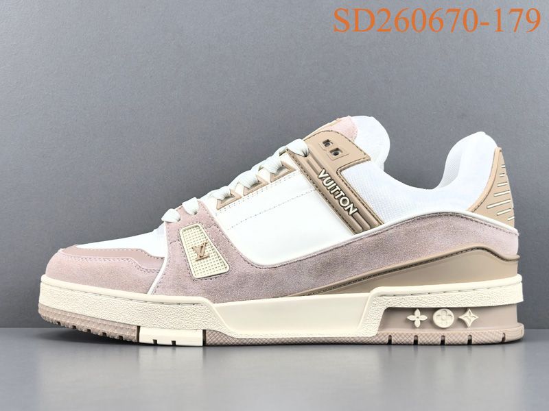 LV Trainer Sneaker 127
