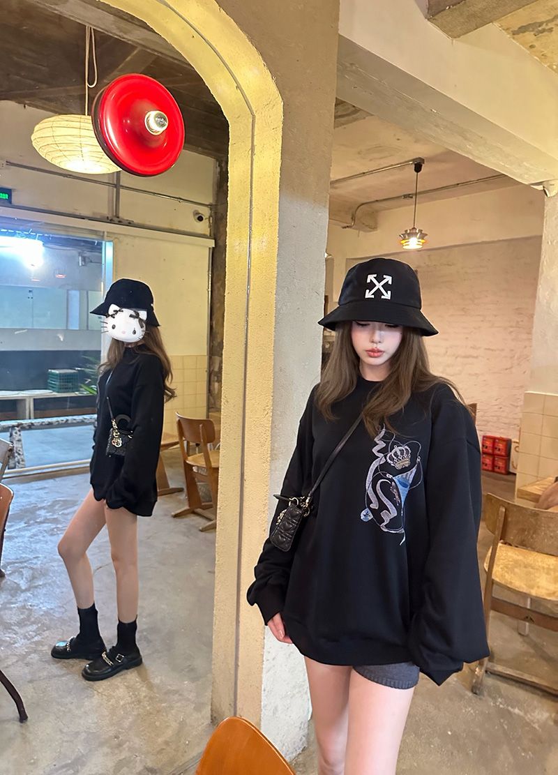 LV Crew Sweatshirt 100