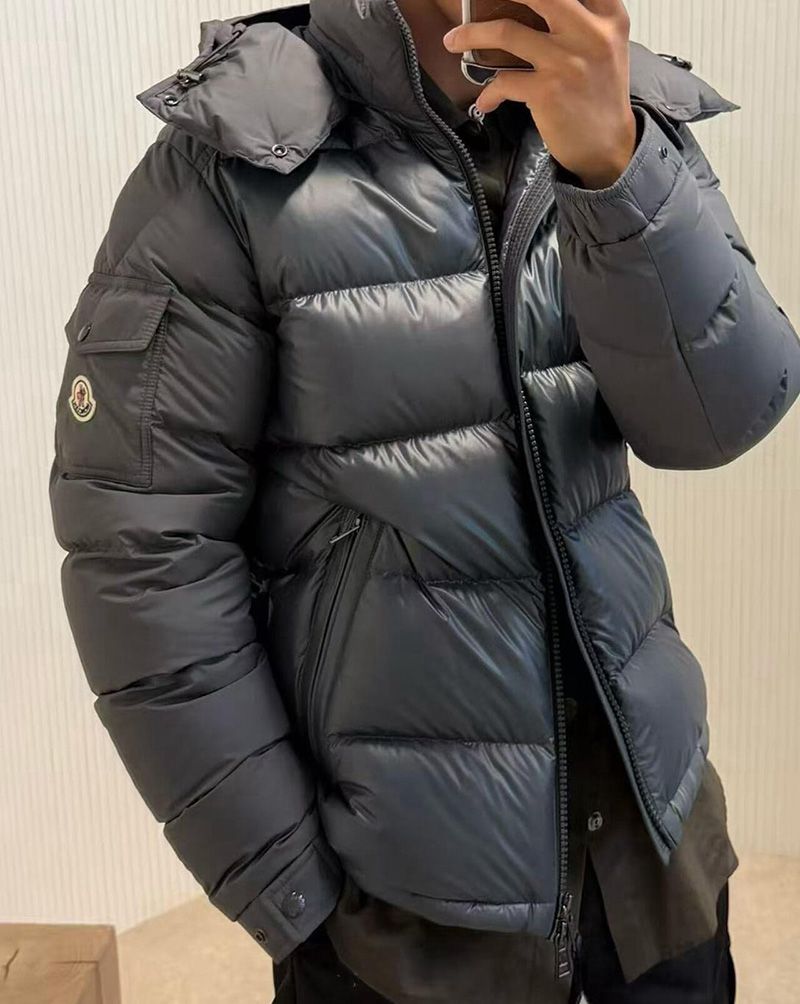 Moncler Down jacket 023