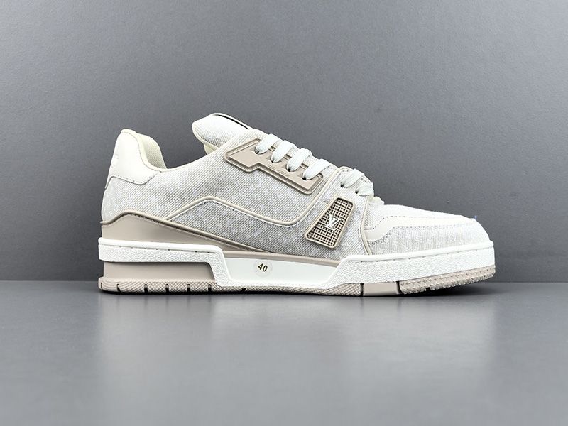 LV Trainer Sneaker 142