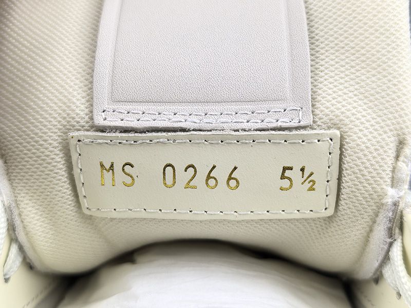 LV Trainer Sneaker 142
