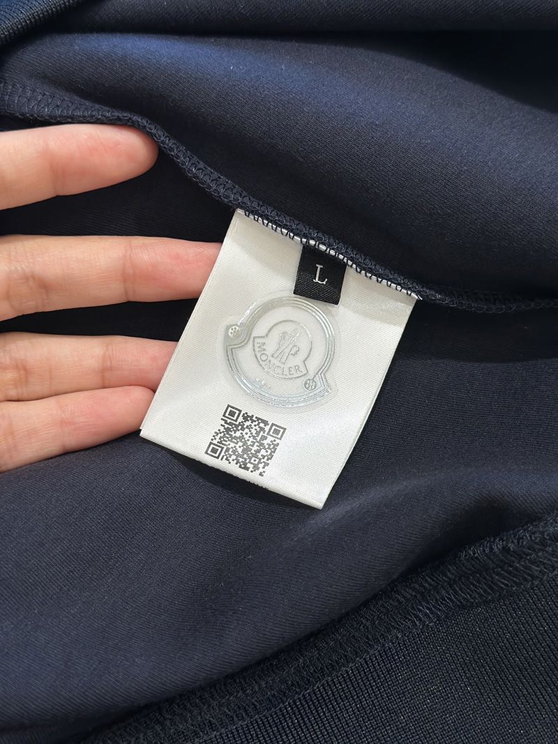 Moncler Crew Sweatshirt 002