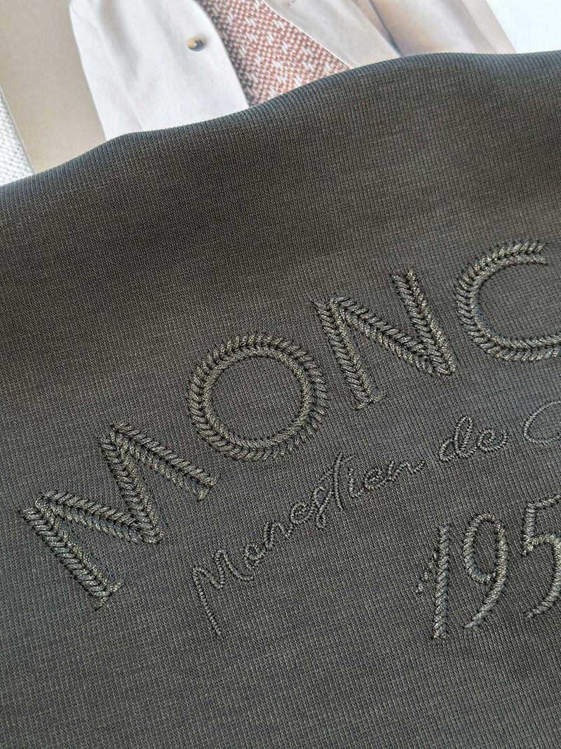 Moncler Crew Sweatshirt 003