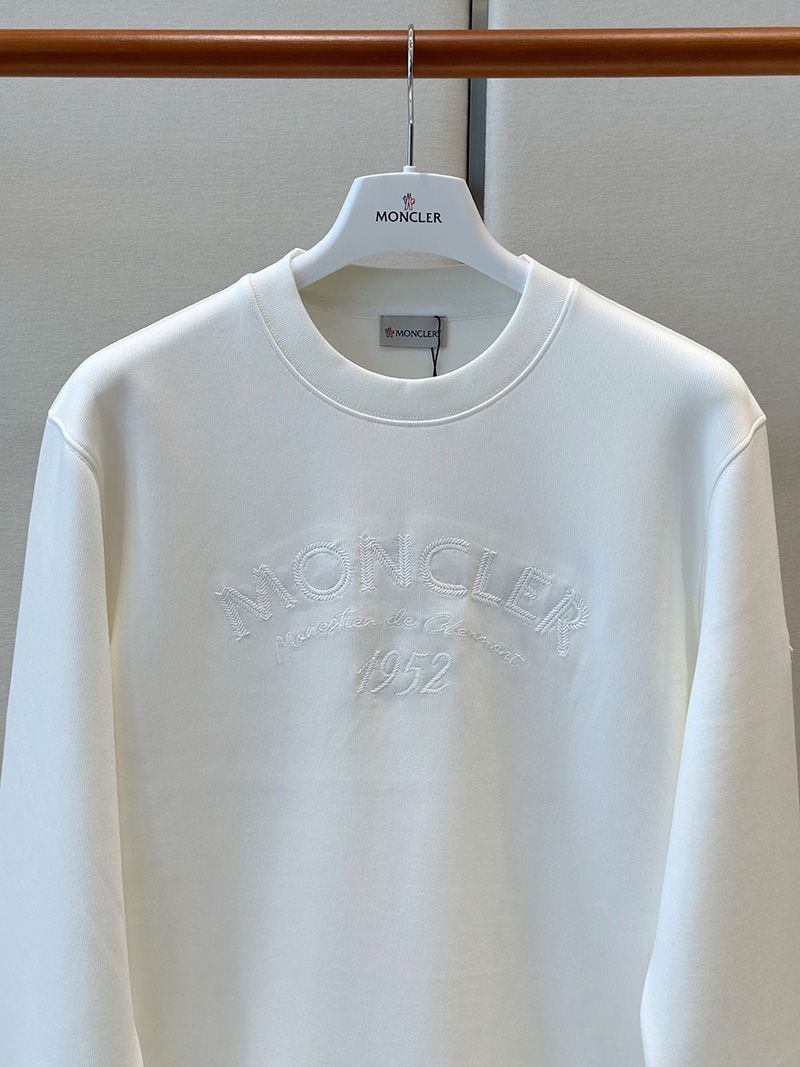 Moncler Crew Sweatshirt 004