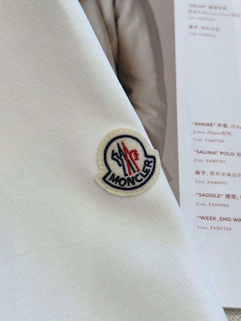 Moncler Crew Sweatshirt 004