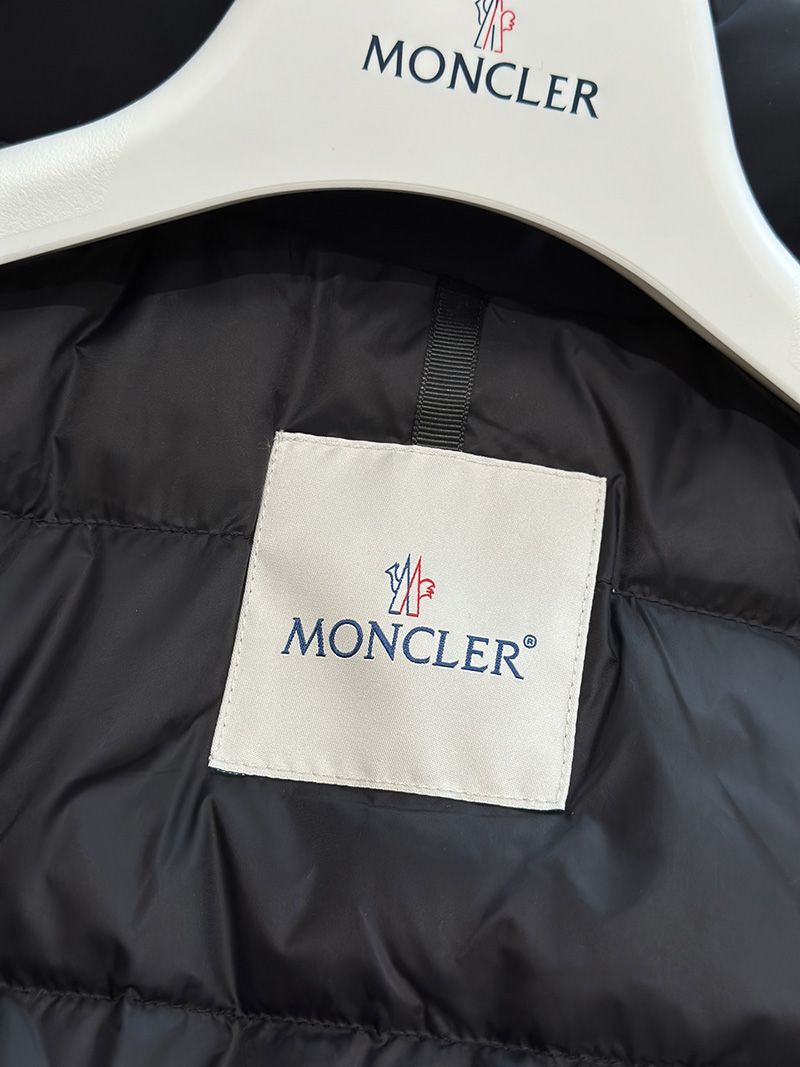 Moncler Down jacket 005