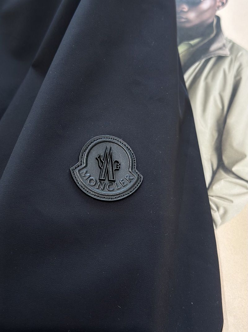 Moncler Down jacket 005