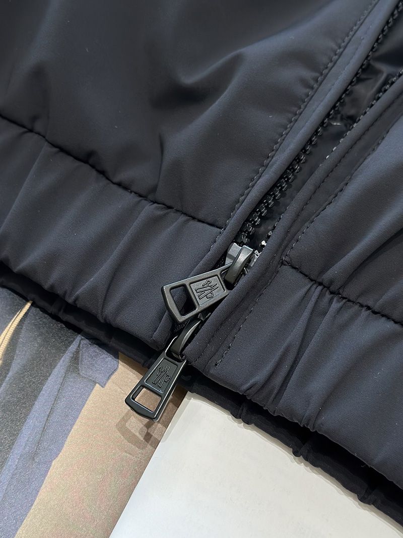 Moncler Down jacket 005