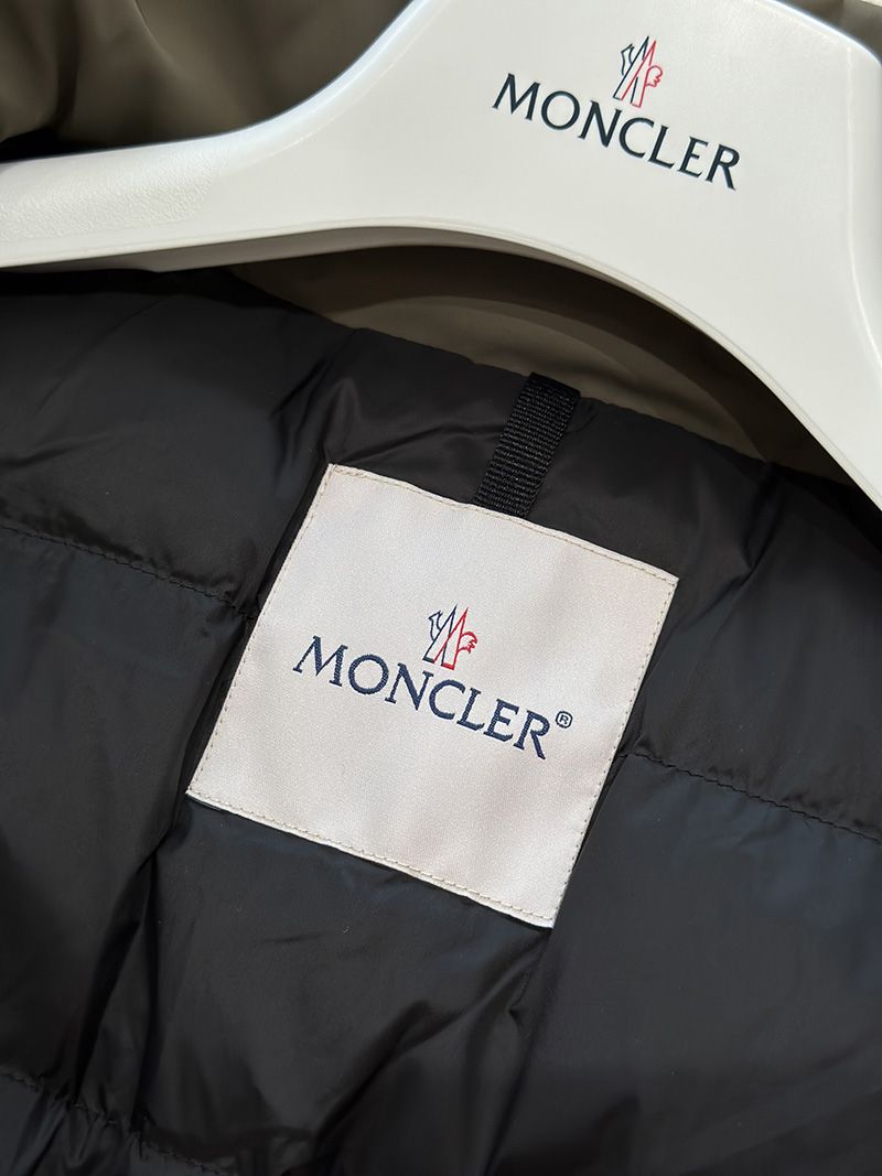 Moncler Down jacket 006