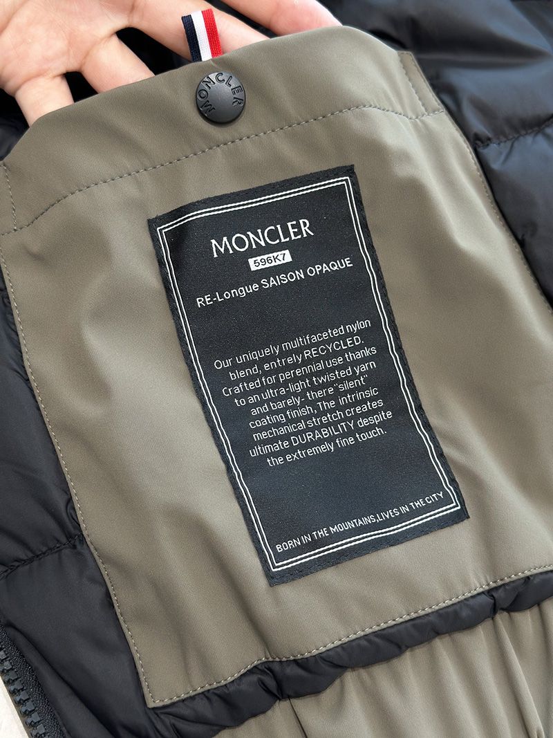 Moncler Down jacket 006