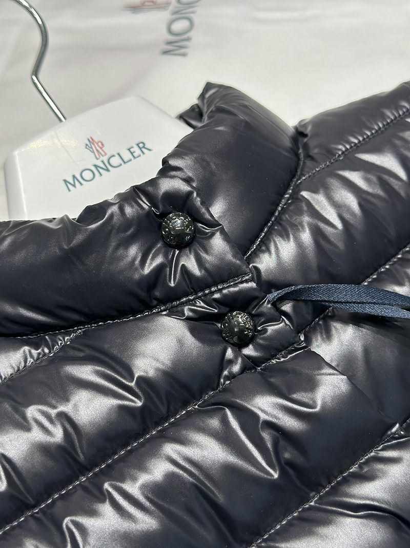 Moncler Wmns Vest 010