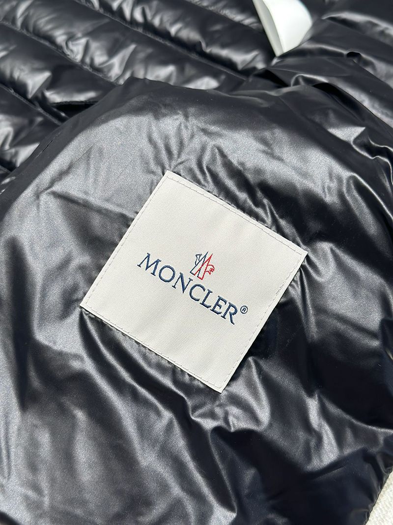 Moncler Wmns Vest 010