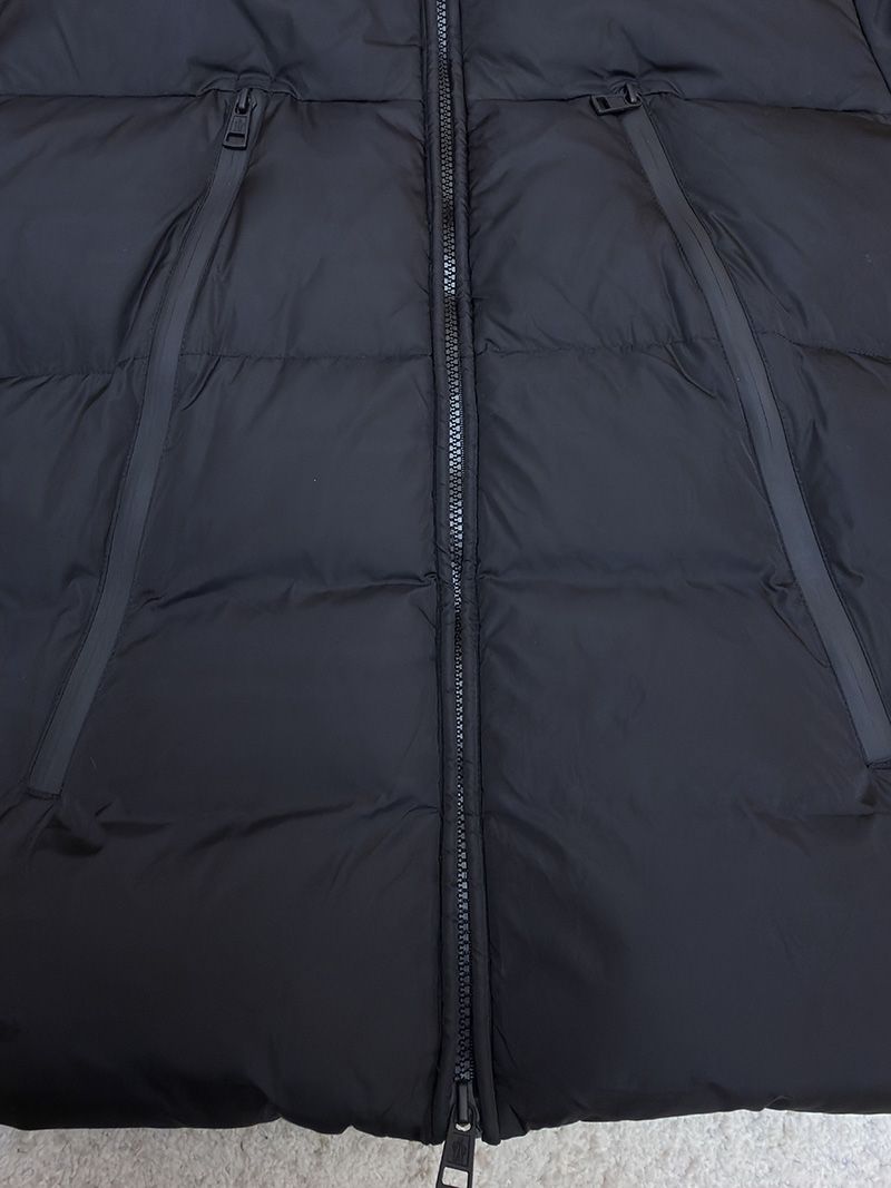 Moncler Down jacket 012