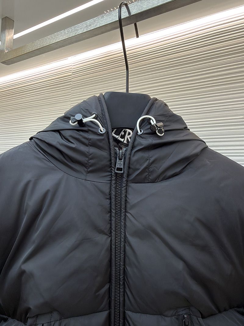 Moncler Down jacket 012