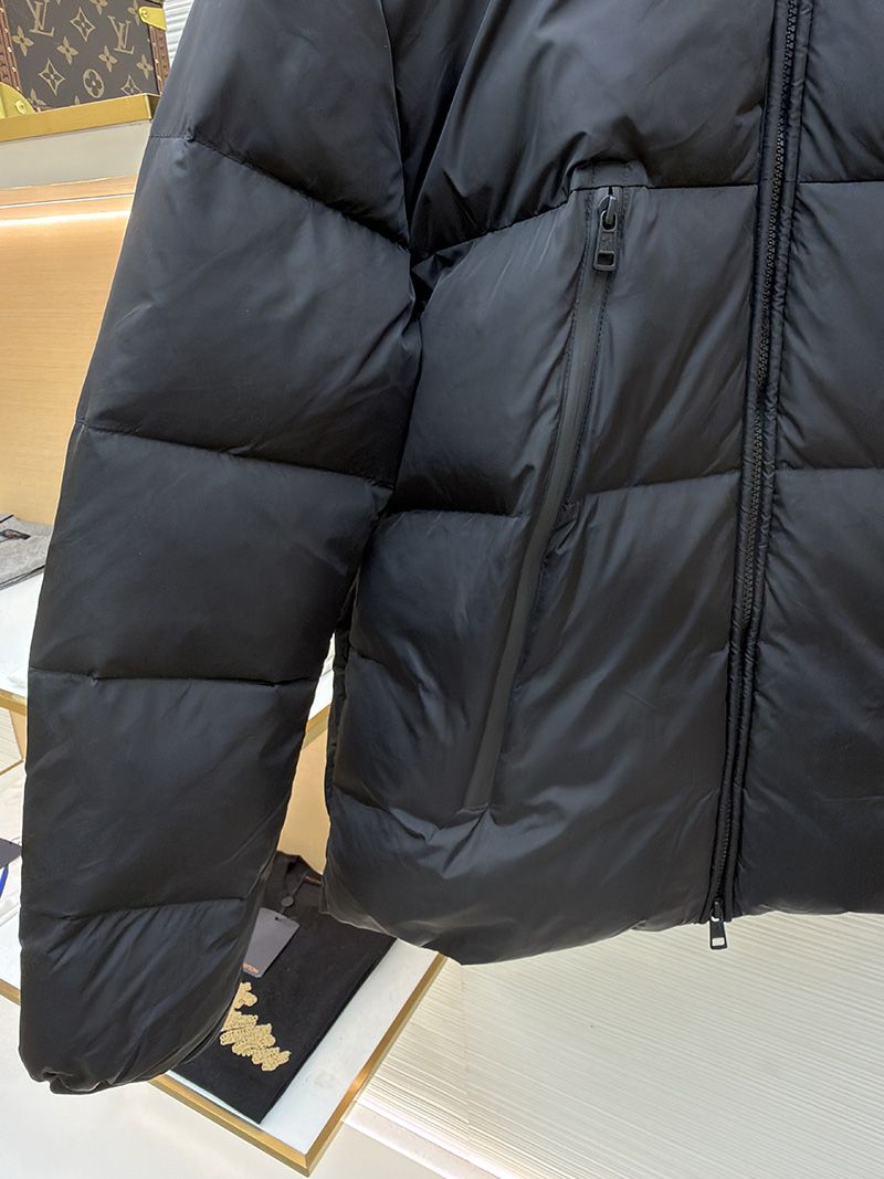 Moncler Down jacket 012