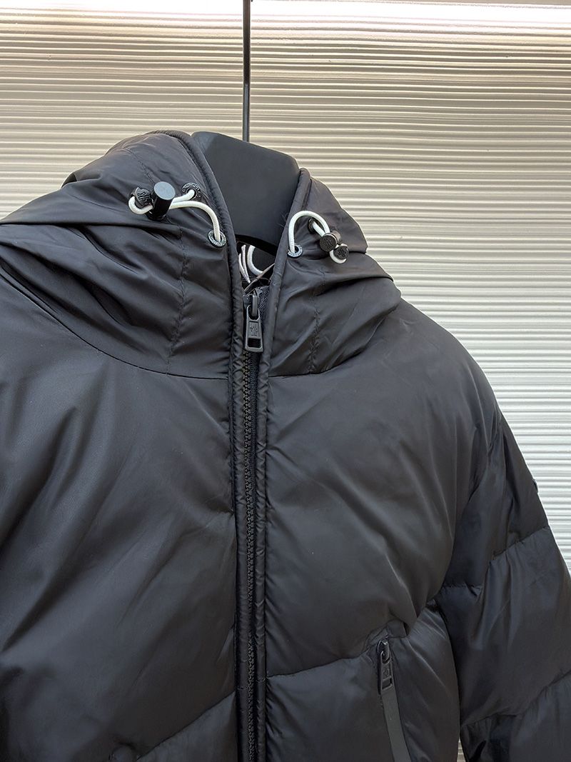 Moncler Down jacket 012