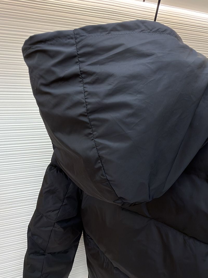 Moncler Down jacket 012