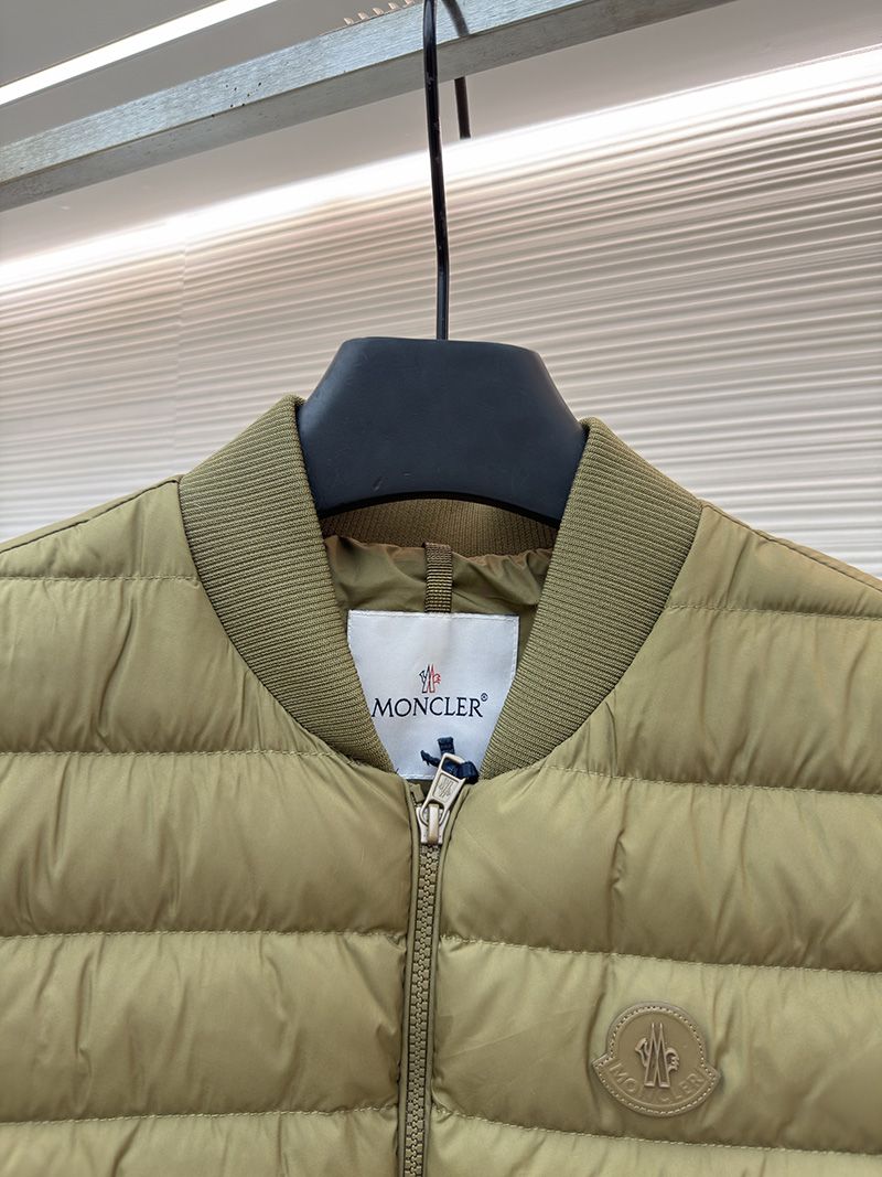 Moncler Vest 014
