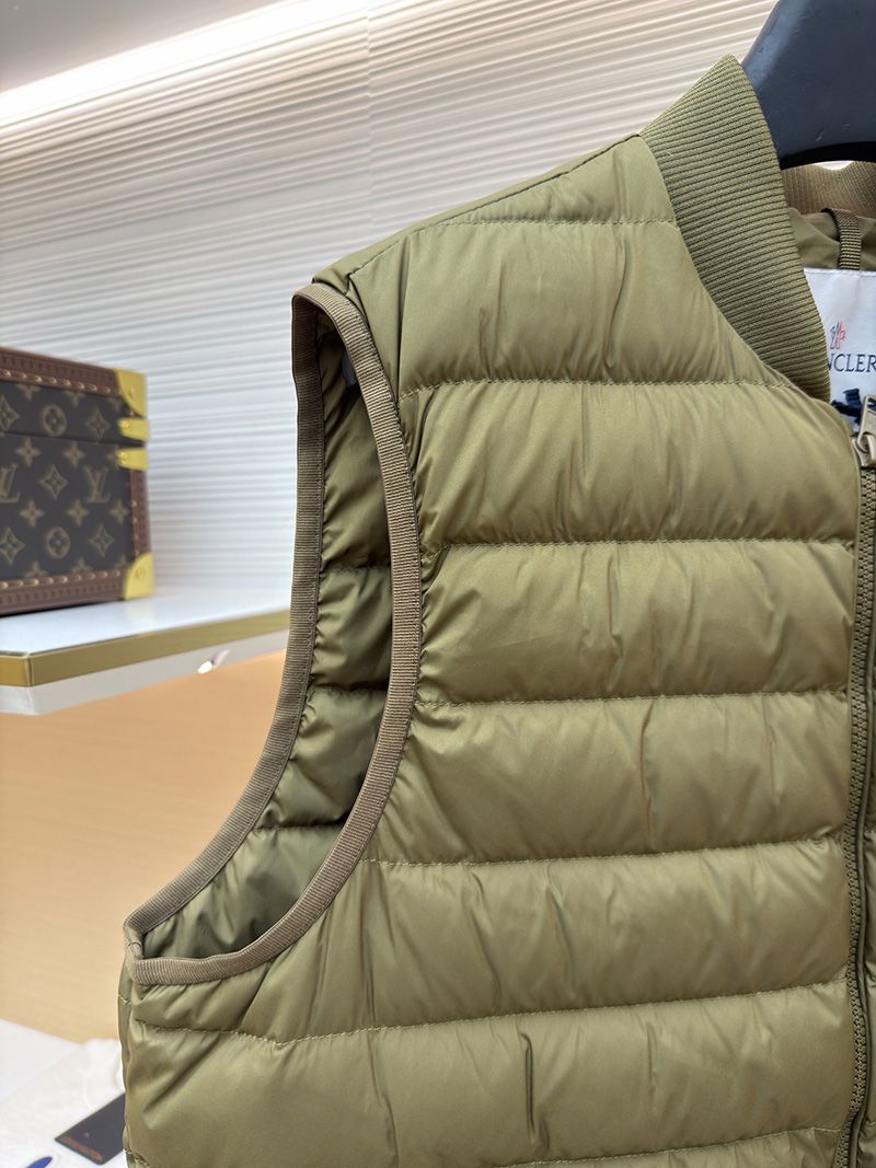 Moncler Vest 014