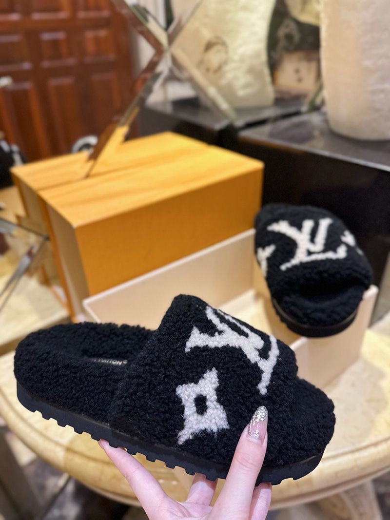 LV Wmns Slipper 143