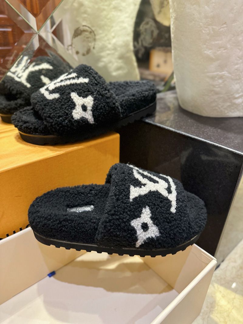 LV Wmns Slipper 143