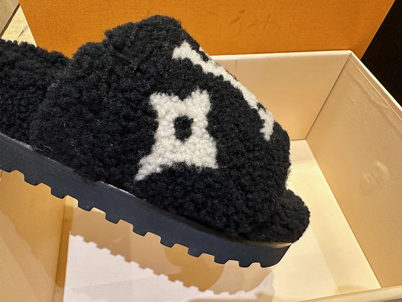 LV Wmns Slipper 143