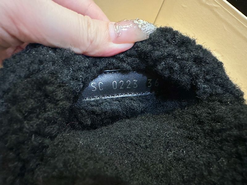 LV Wmns Slipper 143