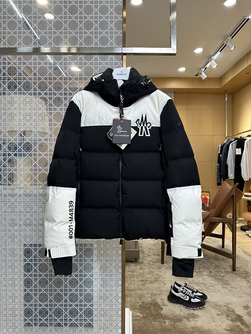 Moncler Down jacket 015
