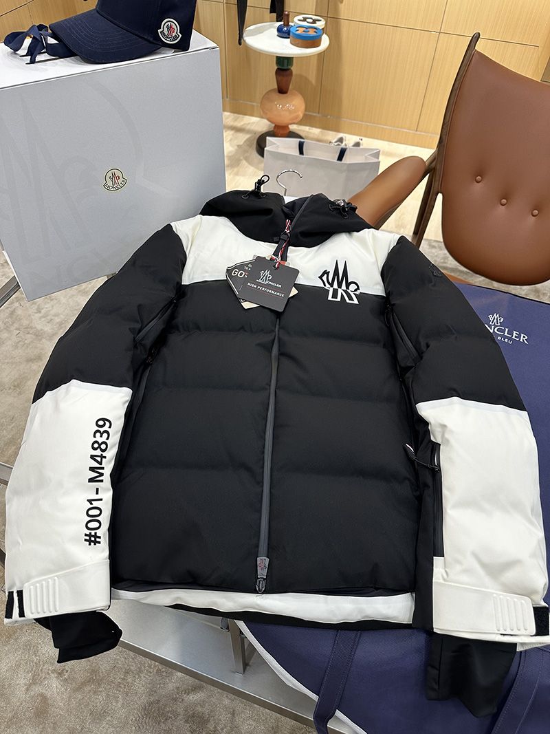 Moncler Down jacket 015