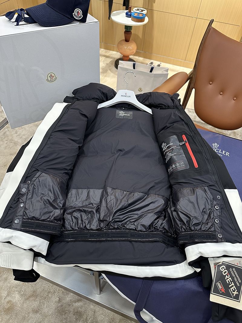 Moncler Down jacket 015
