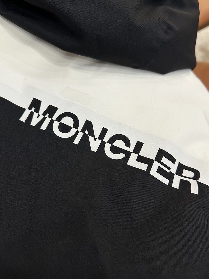 Moncler Down jacket 015