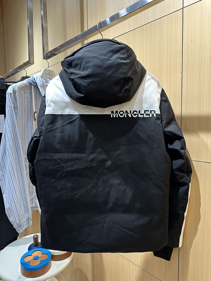 Moncler Down jacket 015