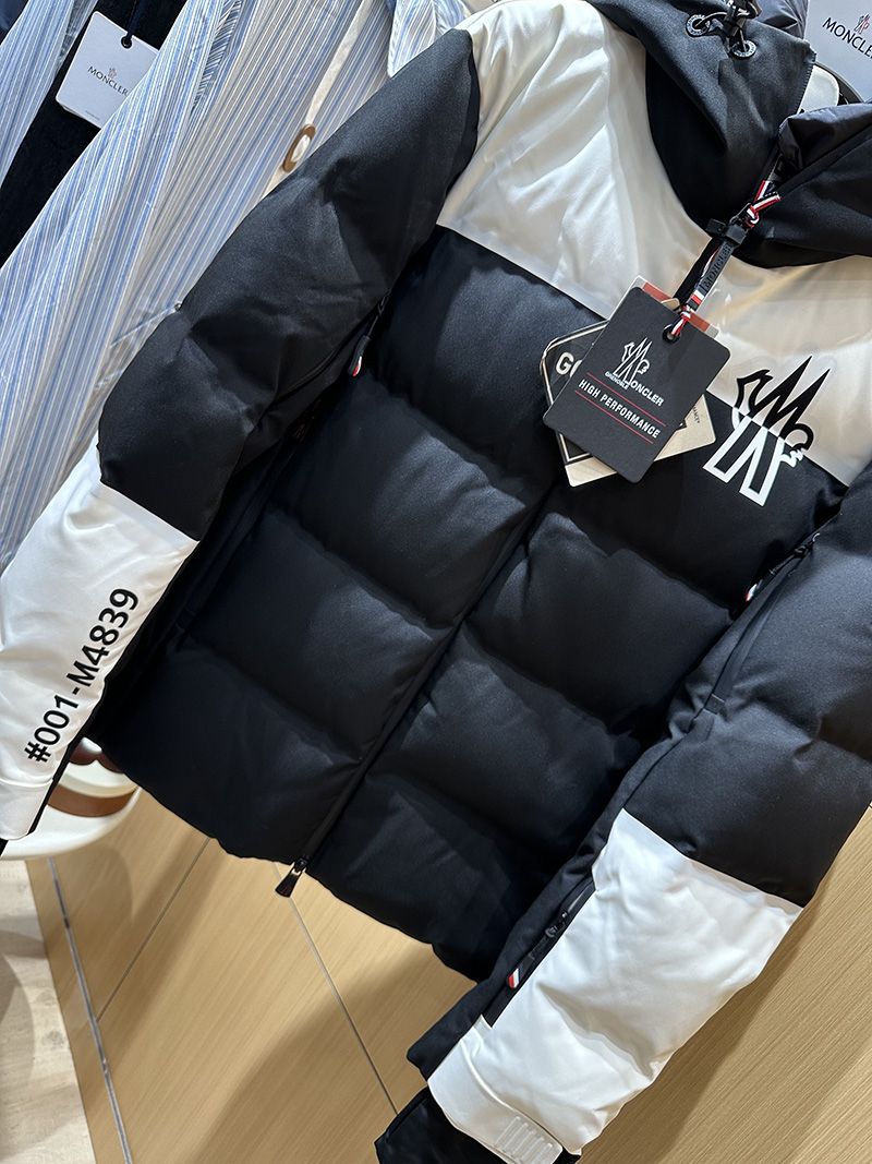 Moncler Down jacket 015