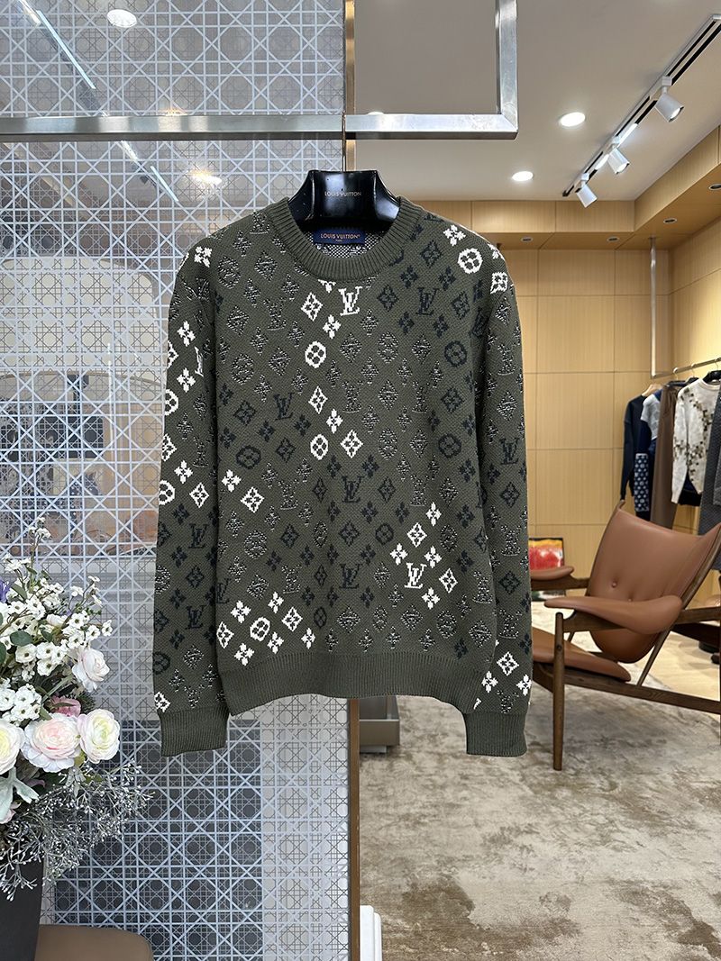 LV Sweater 102