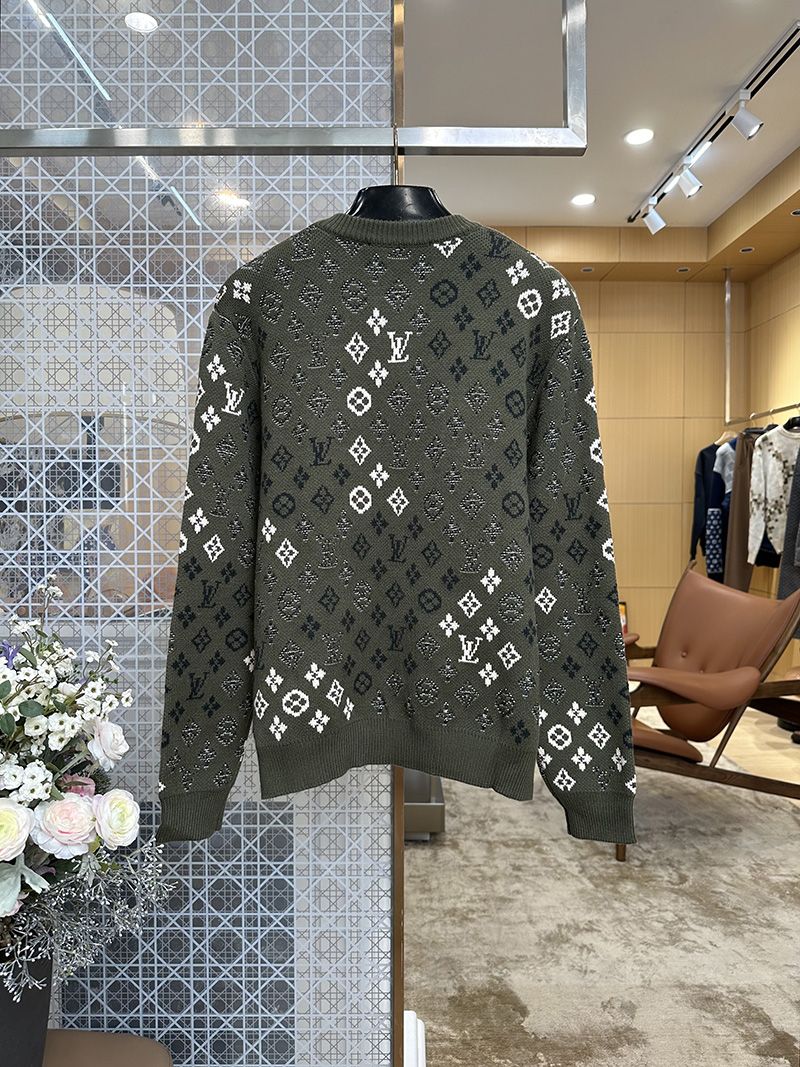 LV Sweater 102