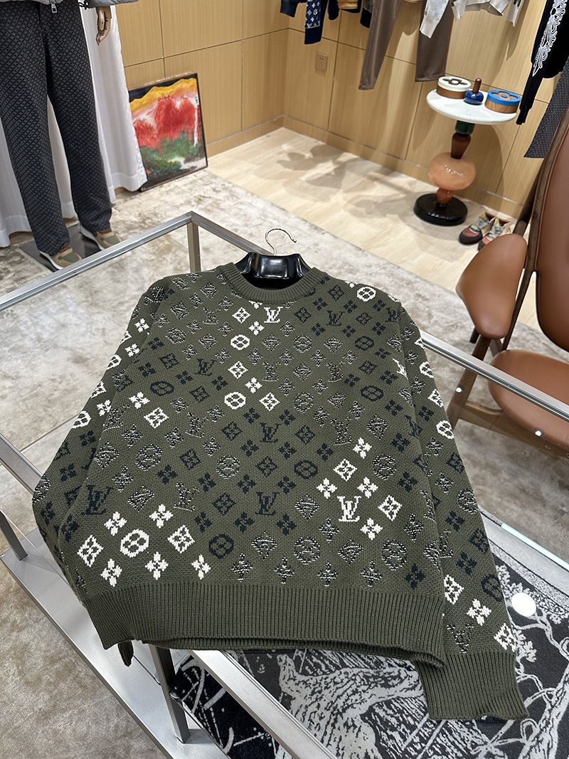 LV Sweater 102