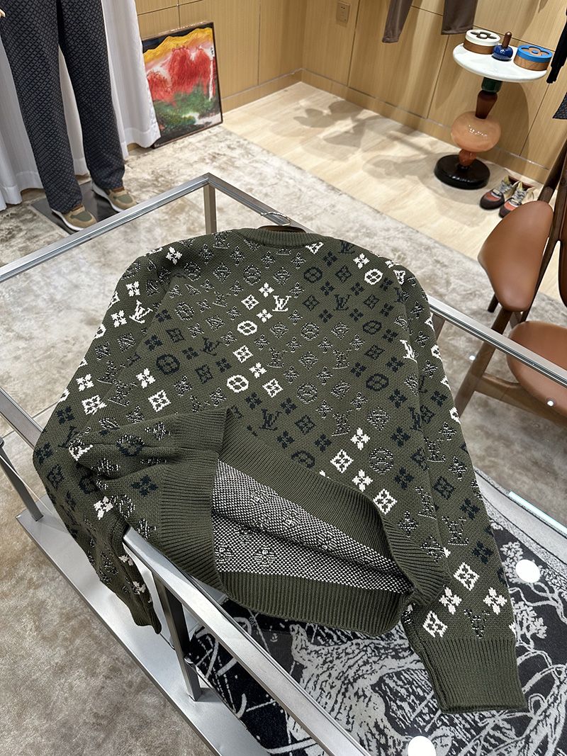 LV Sweater 102