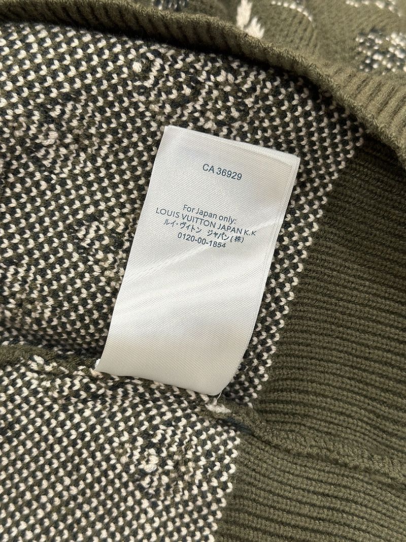 LV Sweater 102