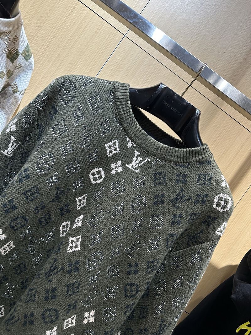 LV Sweater 102