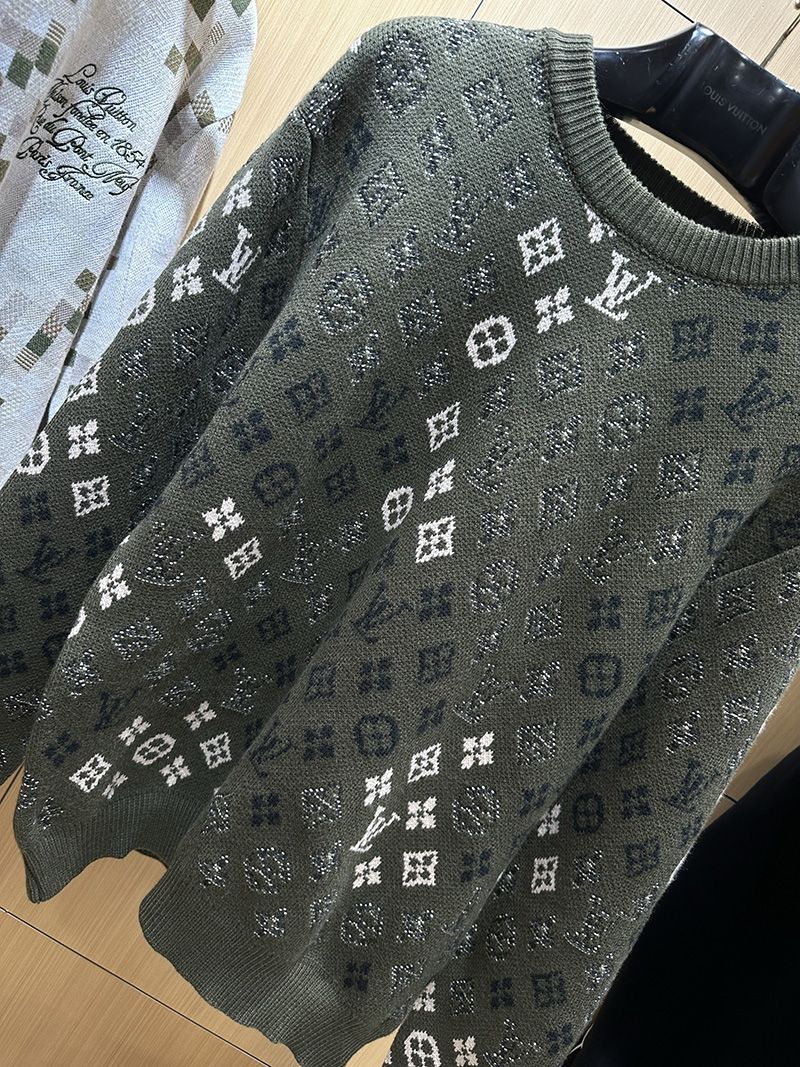 LV Sweater 102