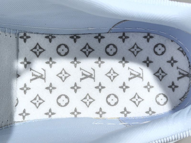 LV Trainer Sneaker 144