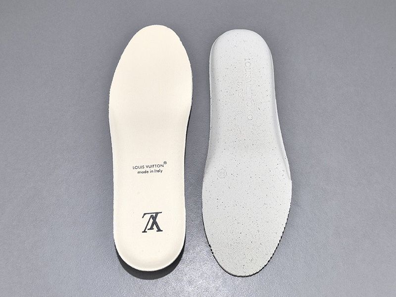 LV Trainer Sneaker 145