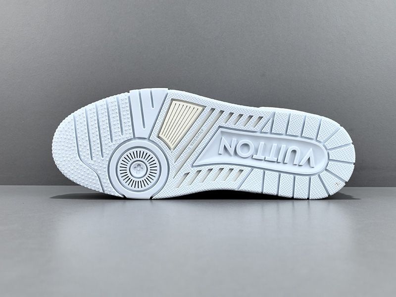 LV Trainer Sneaker 144