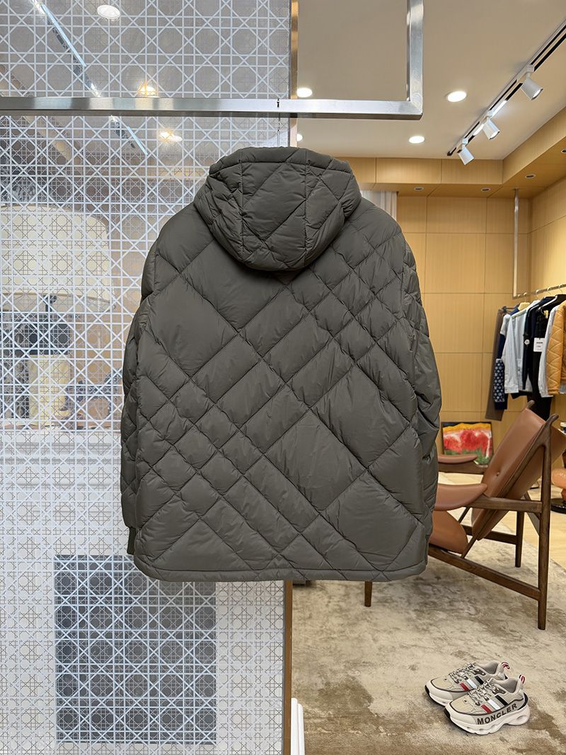 Burberry Down jacket 024