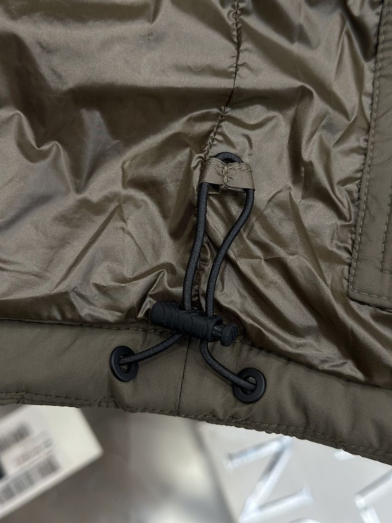 Burberry Down jacket 024