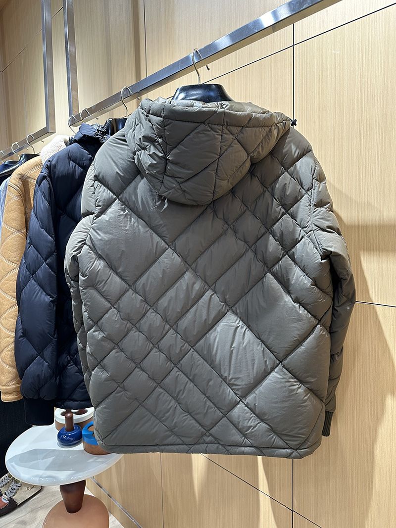 Burberry Down jacket 024