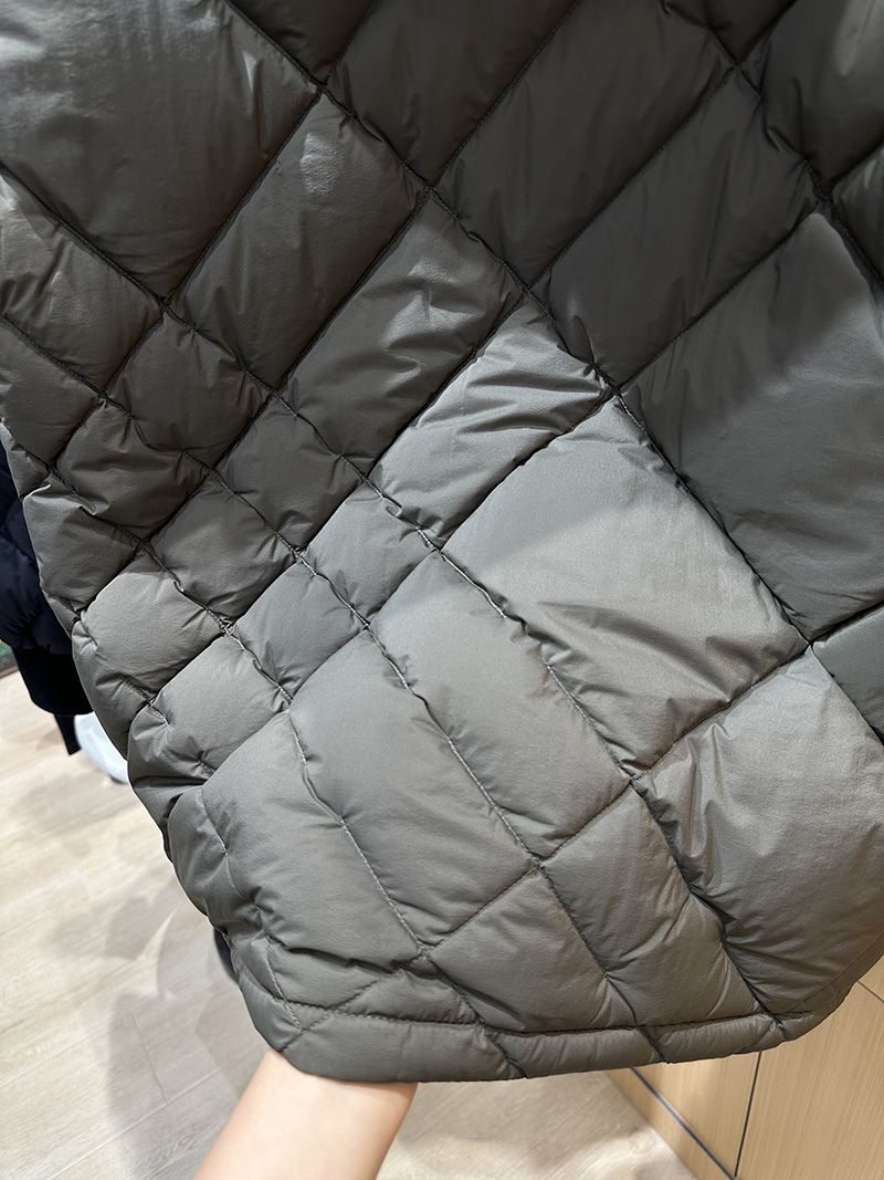 Burberry Down jacket 024