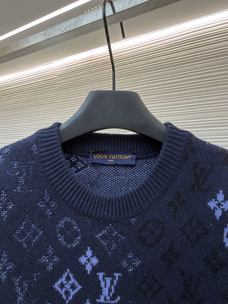 LV Sweater 103